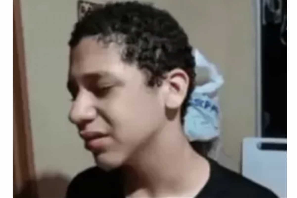 Depois da última agressão, Julysses conta que o filho 'chegou com a coluna torta em casa, chorando, com dor, febre e muita falta de ar'.