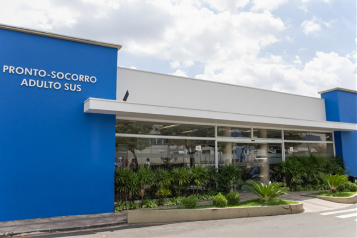 Com 78 pacientes internados, sendo 47 em corredores, o PS adulto do SUS da PUC-Campinas opera com 390% da capacidade e suspende cirurgias eletivas.