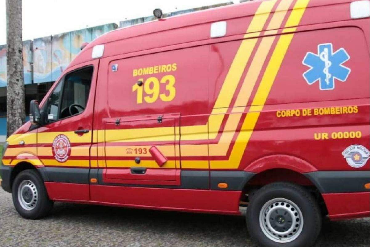 Bombeiros socorreram mulher em trabalho de parte