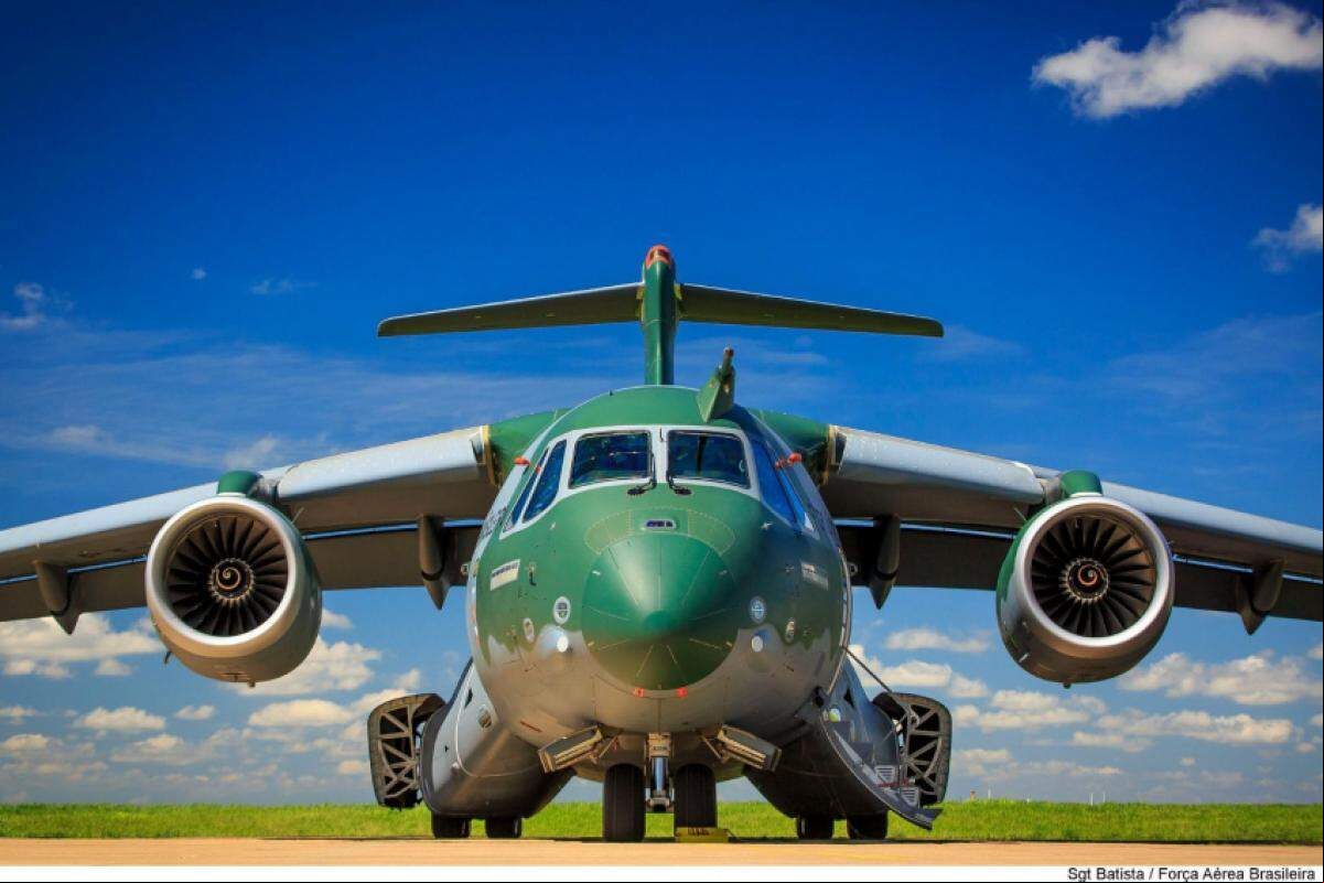 Aeronave KC-390 da Embraer estreia no evento neste ano